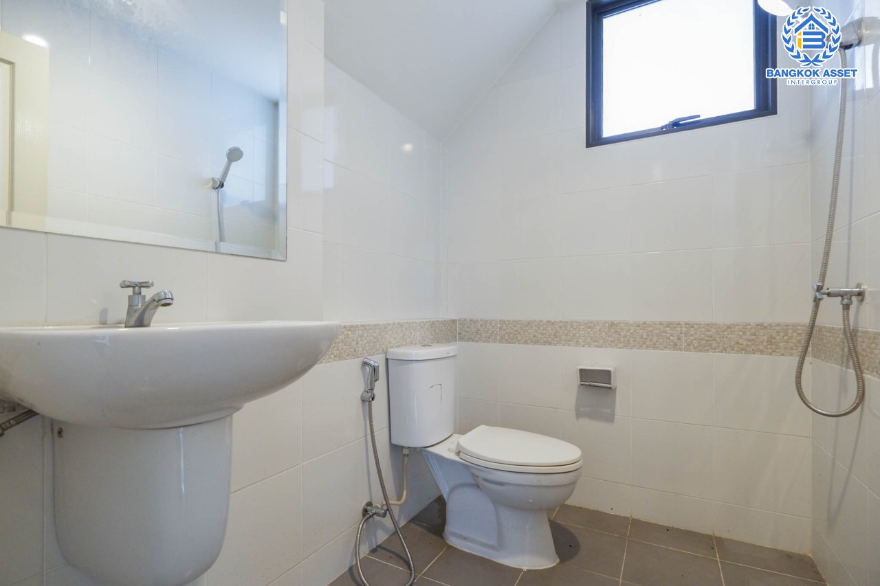 *****บ้านเดี่ยวมือสองย่านนนทบุรี ม.เซนโทร เวสต์เกต กาญจนาภิเษก คุณภาพแบรนด์ AP เนื้อที่มากถึง 52.2 ตร.ว. ฟังก์ชัน 3 ห้องนอน 2 ห้องน้ำ 2 ที่จอดรถ พร้อมของแถมมากมาย  บนทำเลเยี่ยม ใกล้เซ็นทรัลเวสต์เกต และรถไฟฟ้าสายสีม่วง "สถานีคลองบางไผ่"